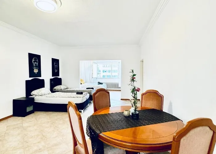Cozy In A For Groups, 16-mins To Blumengaerten Apartman *