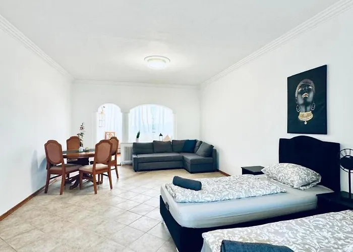 Apartman Cozy In A For Groups, 16-mins To Blumengaerten Bécs