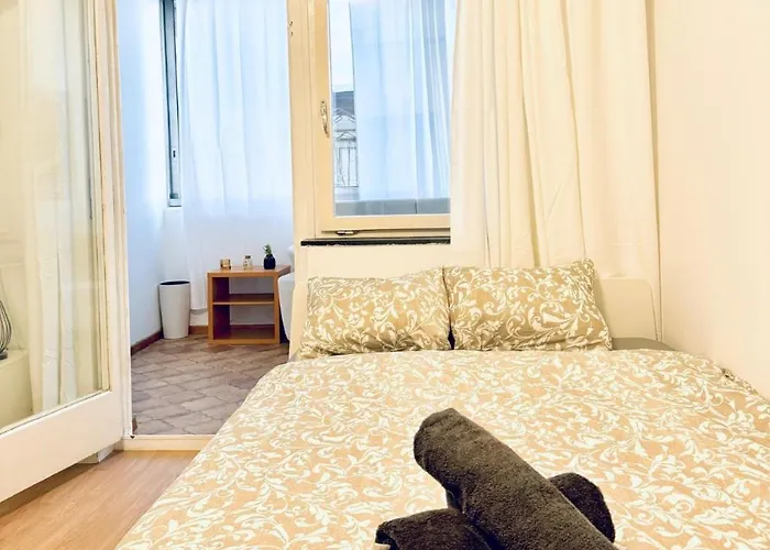 Cozy In A For Groups, 16-mins To Blumengaerten Apartman