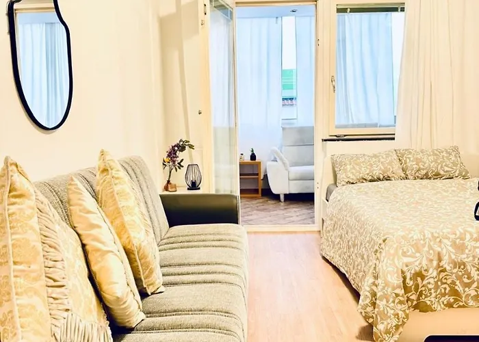 Apartman Cozy In A For Groups, 16-mins To Blumengaerten