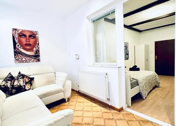 Cozy In A For Groups, 16-mins To Blumengaerten Apartman Bécs