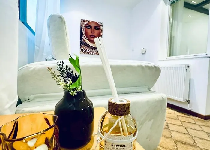 Cozy In A For Groups, 16-mins To Blumengaerten Apartman Bécs