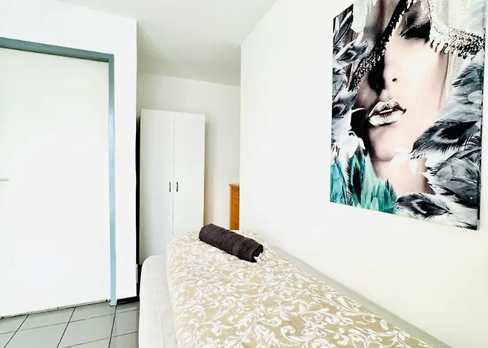Apartman Cozy In A For Groups, 16-mins To Blumengaerten Bécs