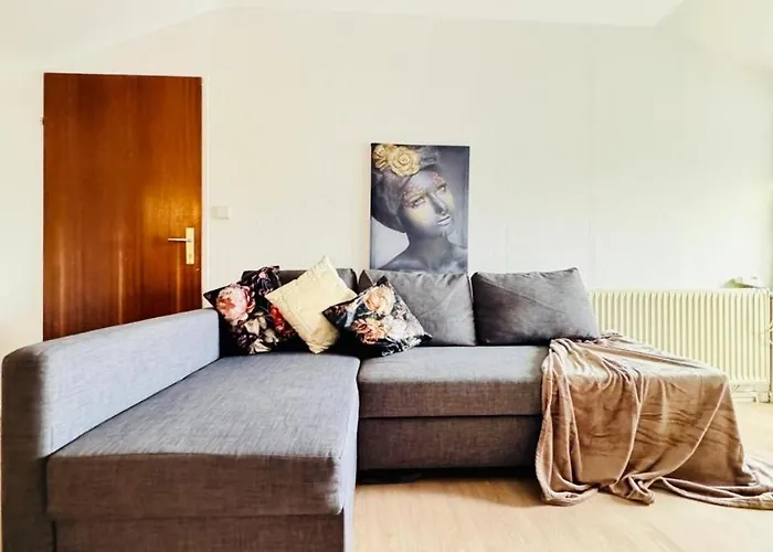 Cozy In A For Groups, 16-mins To Blumengaerten Apartman *