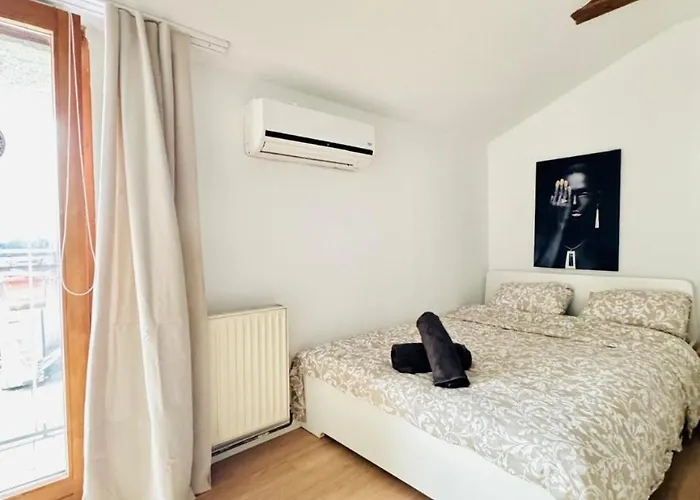Cozy In A For Groups, 16-mins To Blumengaerten Apartman